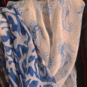 Seahorse infinity scarf